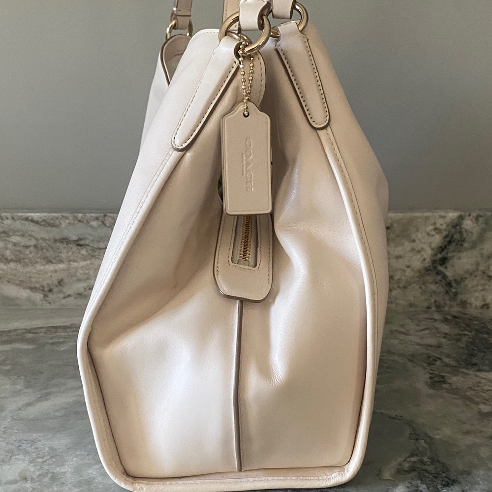 Brand NWT Coach Leather Bag - Picture 2 of 7